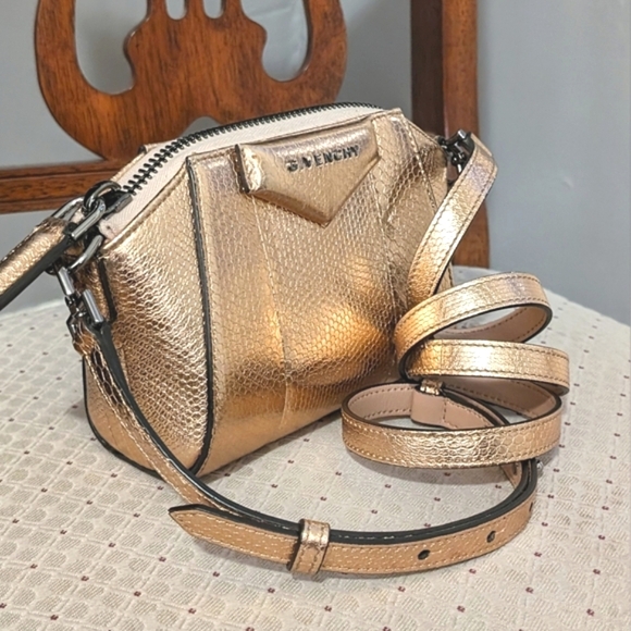 NWT Givenchy water snake embossed leather Nano Antigona, light pink metallic - Picture 3 of 11